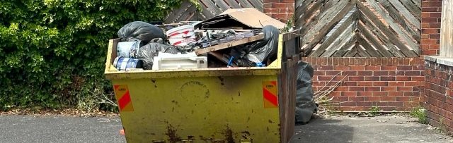 Do Streetworks regulations apply to skips and scaffolding?